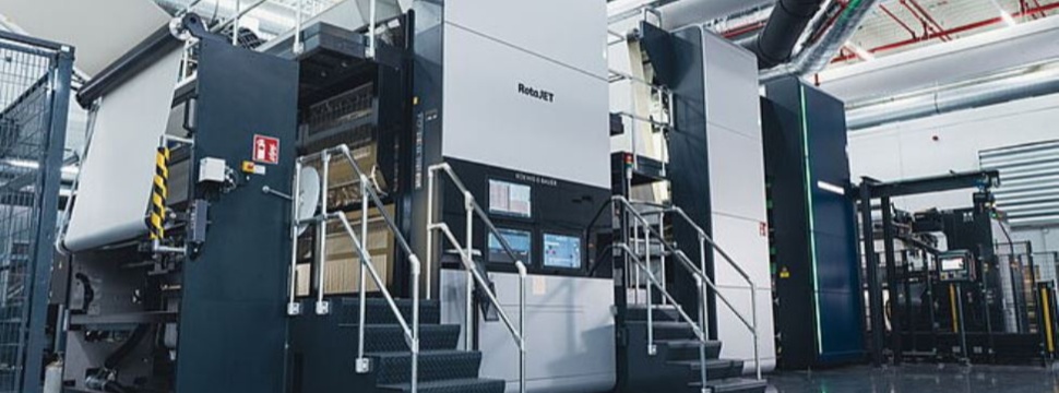 Künftig werden die Rollendigitaldruckmaschinen der RotaJET-Serie von Koenig & Bauer mit dem Know-how sowie der Software und der Hardware der SEE-eigenen Marke “prismiq™” ausgestattet.