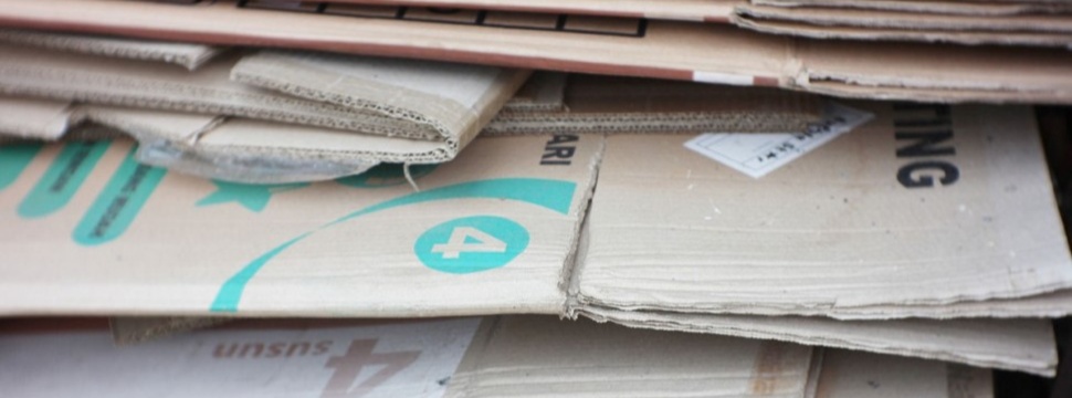 Auch etikettierte Labels können bei Einsatz des richtigen Haftmaterials nun im Altpapier-Recycling entsorgt werden.