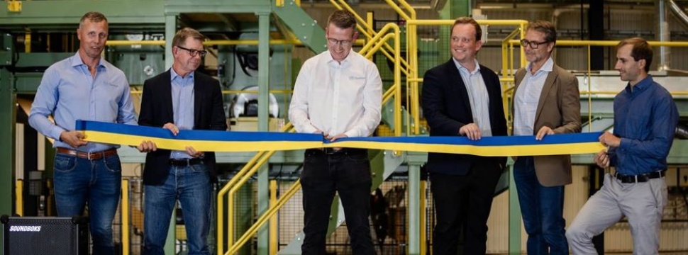 The Swedish producer of multiply paperboard cuts the ribbon to officially inaugurate its state-of the art lamination machine