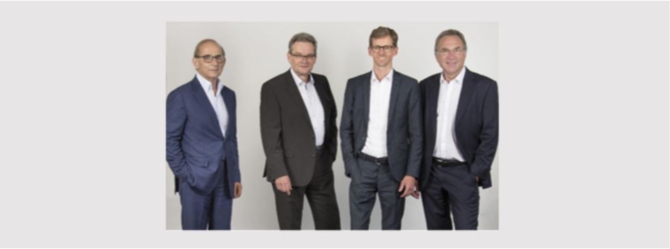 Das neue ISRA VISION Management Team (v. r. Hans Jürgen Christ,  Tomas Lundin (Sprecher), Dr. Johannes Giet) übernimmt von dem ausscheidenden  CEO und Gründer Enis Ersü (links).