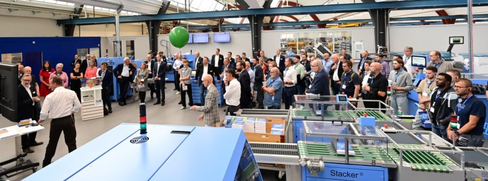 More than 120 visitors were able to experience live what level of automation is possible in book production today.