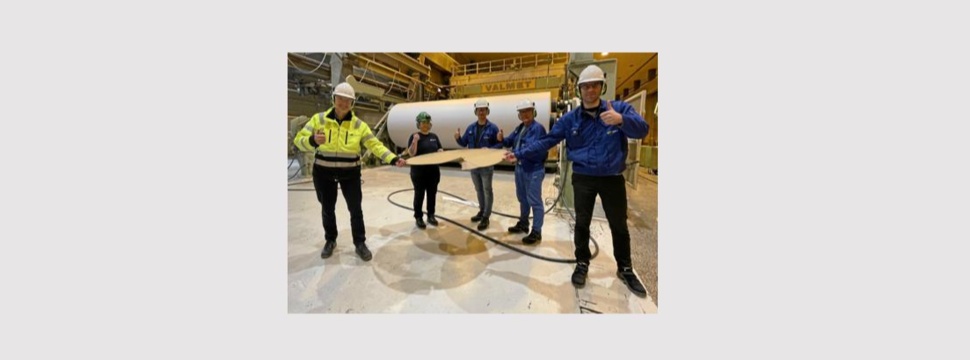 The strength of the Skogn mill is that they cover all segments. They have the necessary flexibility, competence and engagement at the mill”, says Project and development manager Håvard Busklein (to the right), here together with (from left): Managing director Bjørn Einar Ugedal, Process operator Katrine Vaage, Production manager Knut Erik Norøy and Process engineer Terje Reitan.