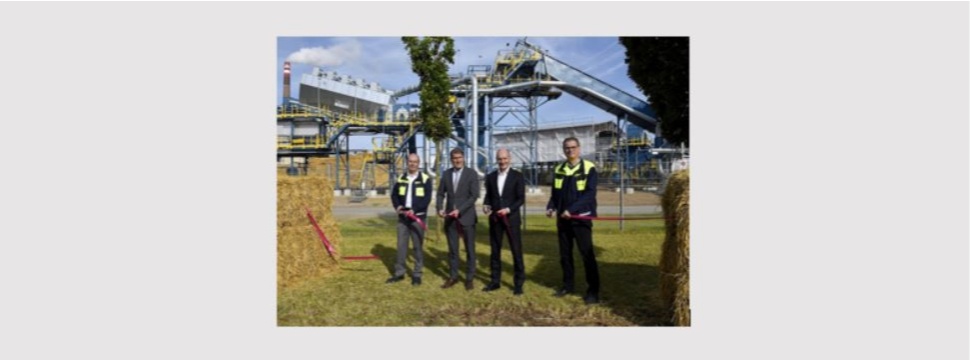 Inauguration of straw pulp mill: Mannheim's plant manager Roger Schilling, Mannheim's Mayor for Economic Affairs, Labor, Social Affairs and Culture Mayor Michael Grötsch, Essitys CEO Magnus Groth and the head of the straw pulp mill Dr. Martin Wiens.