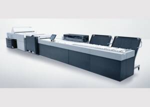 Mit dem neuen Compact Pallet Loader und dem ebenfalls neuen Compact Bender, die in die Belichterstrecke mit dem Suprasetter integriert sind, können Druckereien Betriebs- und Personalkosten sparen.