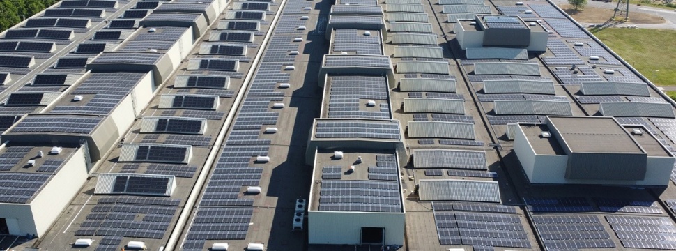 Neue Photovoltaik-Anlage am HEIDELBERG Standort in Amstetten unterstreicht Klimastrategie des Unternehmens.