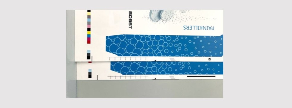Effiziente Nutzung von Ressourcen: Mit dem Ersatz von herkömmlichen Registermarken gegen kleine Quadrate an den Bogenseiten lassen sich an der Vorderseite jedes Bogens bis zu 4 mm Material einsparen.