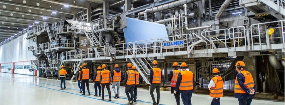 Einweihung der hochmodernen Papiermaschine im Werk Štětí