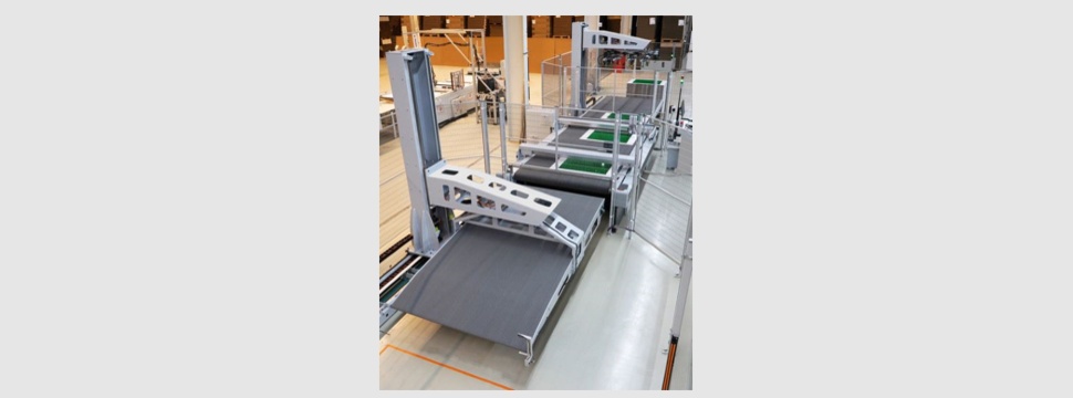 New technology for Panther Display: The material transport of the plotter line is fully automated.