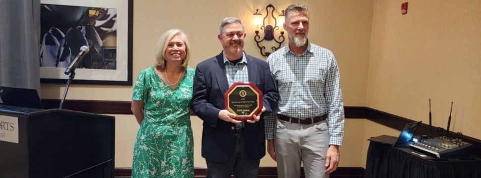 Left: Laura Wright, CEO & Co-owner at CSW, Inc. / President of the FPPA Board of Directors. Middle: Dan Rosen, Sales Director & Site Director North America. Right: James Van Buskirk, Technical Director Plates A woman and two men presenting an award