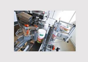 Equipped with a roller prism, the HERMA 152C applies labels with exceptional precision – and at high cost-effectiveness.