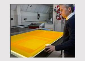 Fotograbados Longo increases its prepress ‘magic’ with FLEXCEL NX Technology from Miraclon Sebastian Longo inspects a printing plate