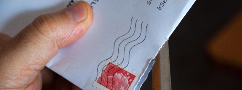Wer unter Postangst leidet, vermeidet es, Briefe zu öffnen.