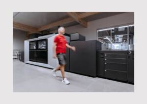 Klampfer Druck steigert die Wettbewerbsfähigkeit mit dem industriellen Digitaldrucksystem Jetfire 50 von HEIDELBERG.