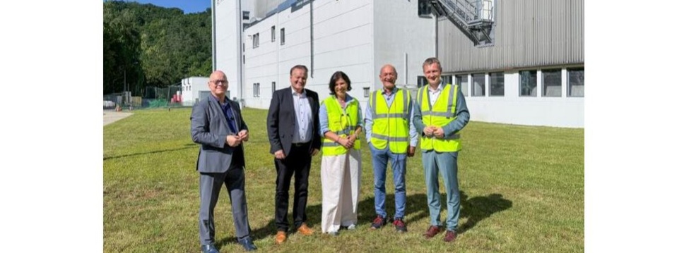 Colette Boos-John (CDU), Thuringia’s Minister for Economic Affairs, Agriculture and Rural Areas, re-cently paid a visit to Koehler Paper’s site in Greiz. Colette Boos-John (CDU), Thuringia’s Minister for Economic Affairs, Agriculture and Rural Areas, re-cently paid a visit to Koehler Paper’s site in Greiz.