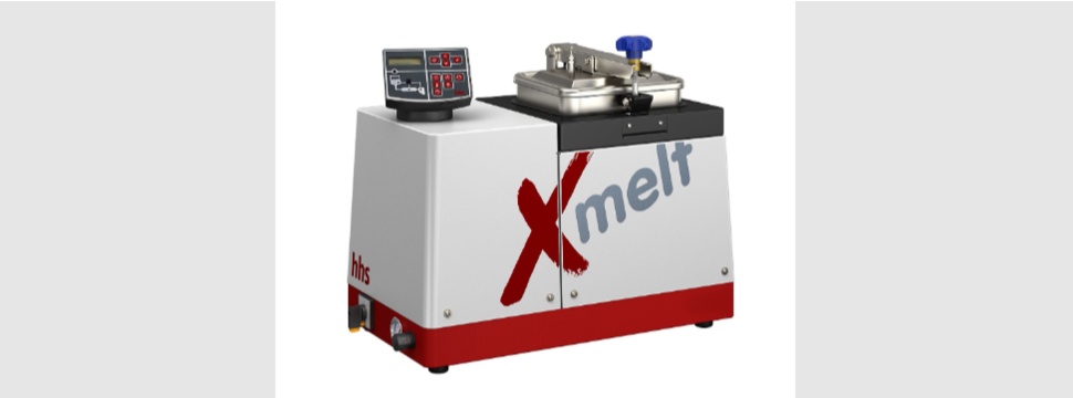 Live presentation at FachPack 2022 - the newly developed Xmelt melter from Baumer hhs for the application of bio-based adhesives.