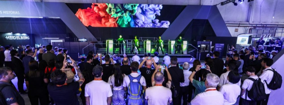 At Expoprint in Brazil, a Speedmaster XL 106 from the Peak Performance generation with Prinect integration is the focus of HEIDELBERG's trade fair presentation.