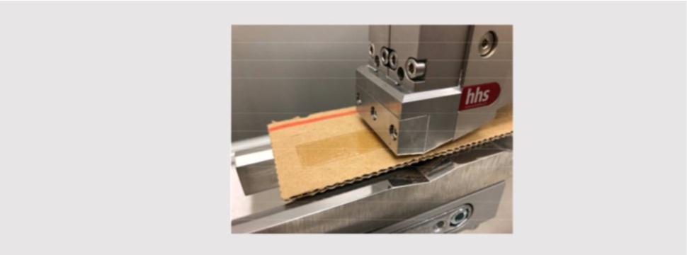 The new hot melt system from Baumer hhs for e-commerce boxes marks a new era in applying pressure- sensitive adhesive on corrugated and cardboard. The new system is the ideal solution for producing e-commerce boxes and other delivery packaging with pressure-sensitive adhesive closures.