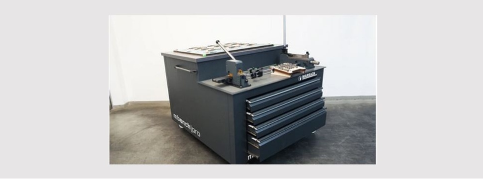 mbench assembly table