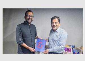 Nilesh Todi und Aditya Surana besiegeln die Liefervereinbarung für die zehnte Rapida-Bogenoffsetmaschine