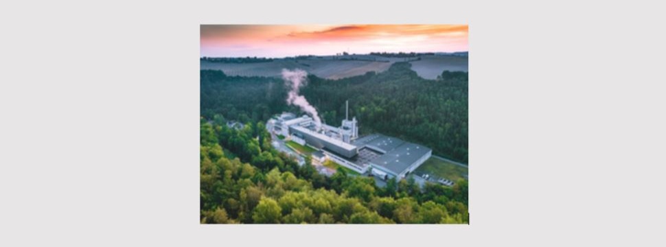 KOEHLER stellt Kraftwerk in Greiz auf Holzfeinfraktion um und spart mehr als 24.000 T CO₂ pro Jahr ein