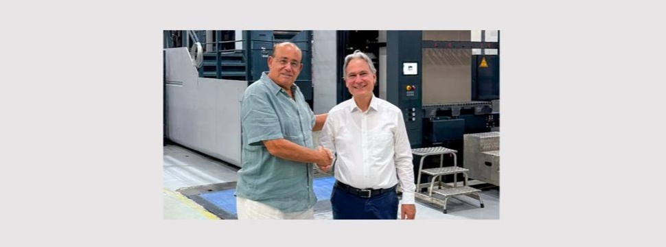 Samir Elbialy, Group President of El Safa, and Dietmar Heyduck, SVP Sales and Authorized Signatory of Koenig & Bauer Paper & Packaging Sheetfed Systems