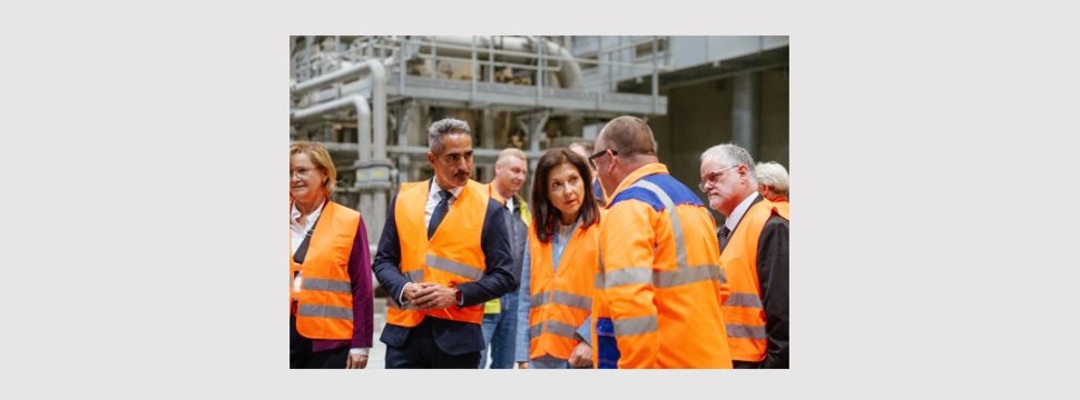 Federal Minister of Economics Katherine Reiche Visits LEIPA in Schwedt