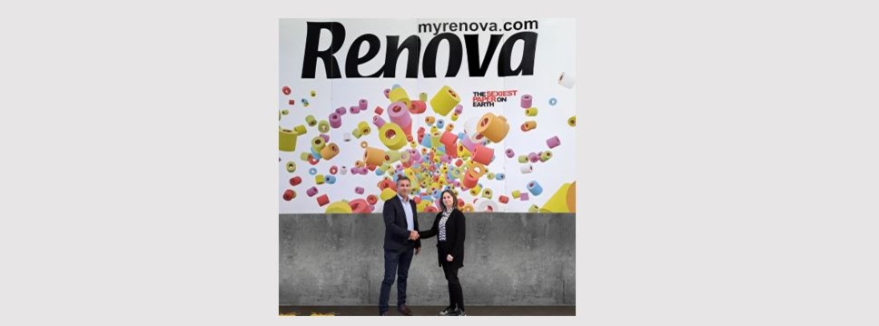 Isabel Rodrigues, Renova Production Manager and Gabriele Romanini, Toscotec Sales Manager at Renova’s Torres Novas facility in Portugal.