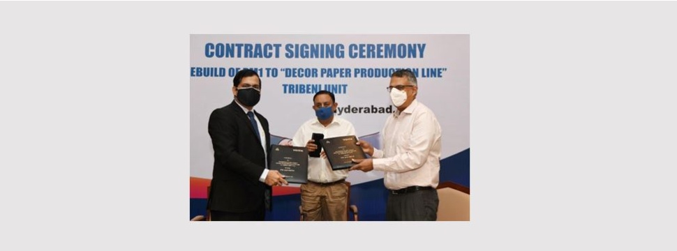 ITC Limited PSPD und Voith Paper bei der Vertragsunterzeichnung für die neue Dekorpapiermaschine Chandrahati PM1 in Westbengalen, Indien.
