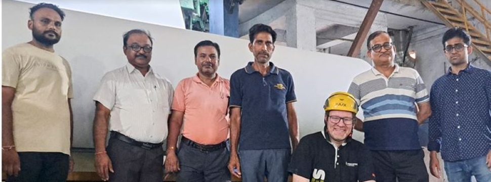 Chandpur Enterprises’ and Toscotec’s teams at start-up at their Chandpur’s facility in Uttar Pradesh, India.