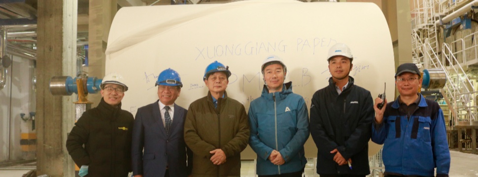 Erstes Papier auf dem Roller der zweiten ANDRITZ-Tissuelinie bei Xuong Giang Paper