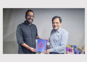Nilesh Todi and ditya Surana seal the delivery agreement for the tenth Rapida sheetfed offset press in the tenth year of their partnership