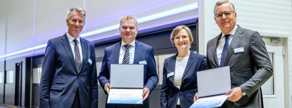 Voith Paper CEO Andreas Endters, Essity Managing Director Wilfried Wemhoff, Parliamentary State Secretary at the BMWK Dr. Franziska Brantner and Voith CEO Toralf Haag at the presentation of the funding notice (f.l.t.r.)